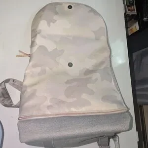 Stella & Dot Stylish Gray and Cream Backpack Stella & Dot Backpacks for Women for sale | eBay main image 4